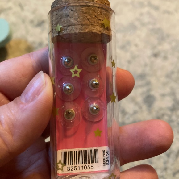 LOFT stud earrings - Picture 4 of 6